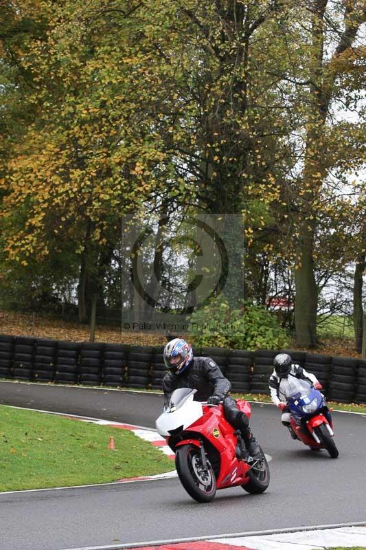 Motorcycle action photographs;Trackday digital images;cadwell;cadwell park photographs;event digital images;eventdigitalimages;motor racing louth lincolnshire;no limits trackdays;peter wileman photography;trackday;trackday photos