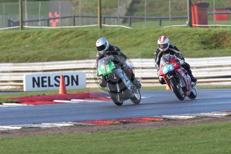 Motorcycle action photographs;Trackday digital images;event digital images;eventdigitalimages;no limits trackday;peter wileman photography;snetterton;snetterton circuit norfolk;snetterton photographs;trackday;trackday photos