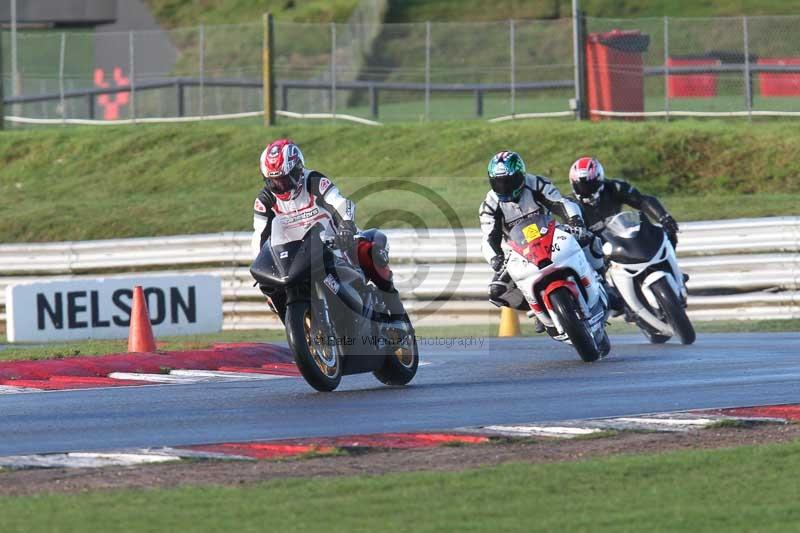 Motorcycle action photographs;Trackday digital images;event digital images;eventdigitalimages;no limits trackday;peter wileman photography;snetterton;snetterton circuit norfolk;snetterton photographs;trackday;trackday photos