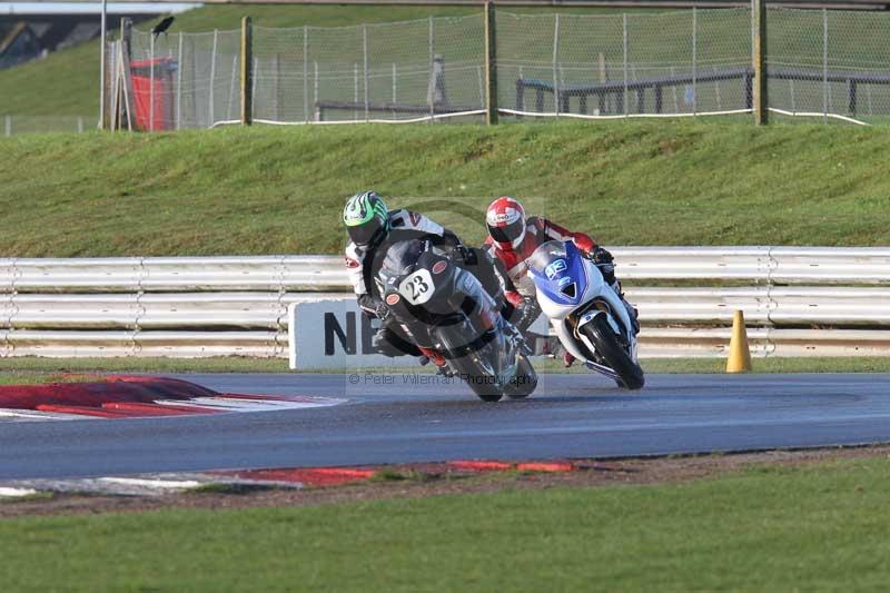 Motorcycle action photographs;Trackday digital images;event digital images;eventdigitalimages;no limits trackday;peter wileman photography;snetterton;snetterton circuit norfolk;snetterton photographs;trackday;trackday photos