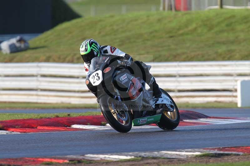 Motorcycle action photographs;Trackday digital images;event digital images;eventdigitalimages;no limits trackday;peter wileman photography;snetterton;snetterton circuit norfolk;snetterton photographs;trackday;trackday photos