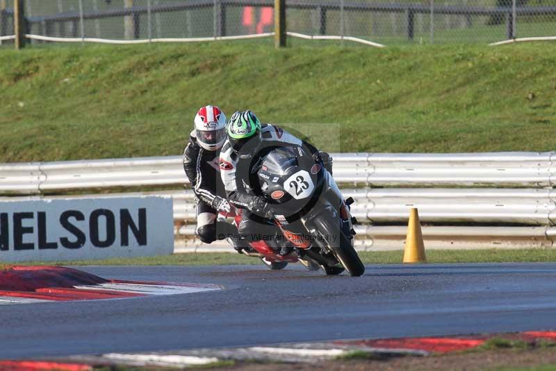 Motorcycle action photographs;Trackday digital images;event digital images;eventdigitalimages;no limits trackday;peter wileman photography;snetterton;snetterton circuit norfolk;snetterton photographs;trackday;trackday photos