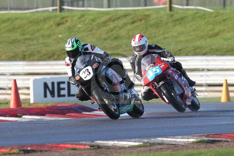 Motorcycle action photographs;Trackday digital images;event digital images;eventdigitalimages;no limits trackday;peter wileman photography;snetterton;snetterton circuit norfolk;snetterton photographs;trackday;trackday photos