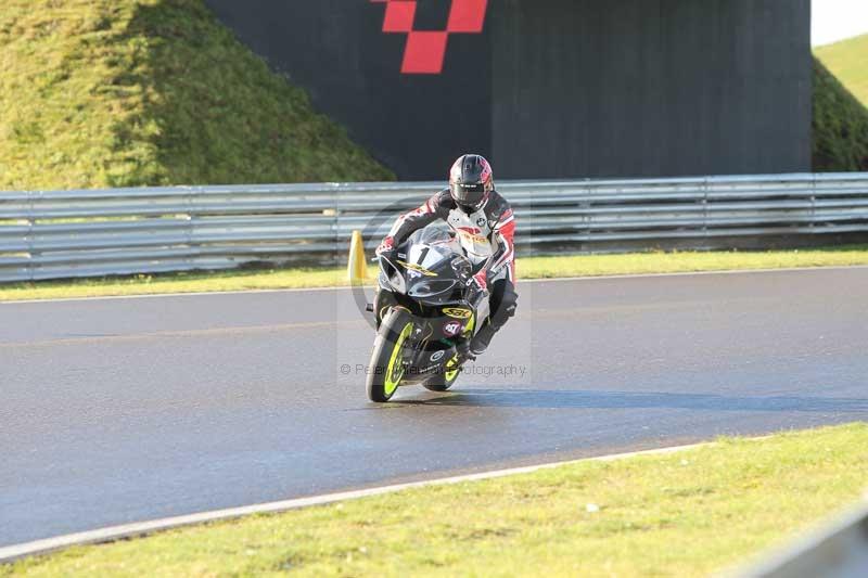 Motorcycle action photographs;Trackday digital images;event digital images;eventdigitalimages;no limits trackday;peter wileman photography;snetterton;snetterton circuit norfolk;snetterton photographs;trackday;trackday photos