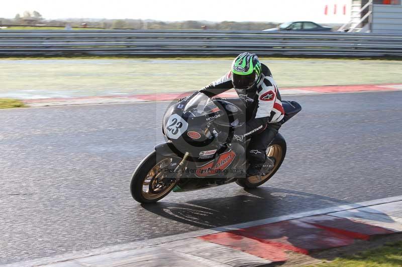 Motorcycle action photographs;Trackday digital images;event digital images;eventdigitalimages;no limits trackday;peter wileman photography;snetterton;snetterton circuit norfolk;snetterton photographs;trackday;trackday photos