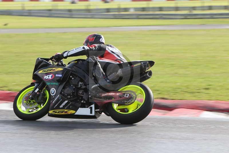 Motorcycle action photographs;Trackday digital images;event digital images;eventdigitalimages;no limits trackday;peter wileman photography;snetterton;snetterton circuit norfolk;snetterton photographs;trackday;trackday photos