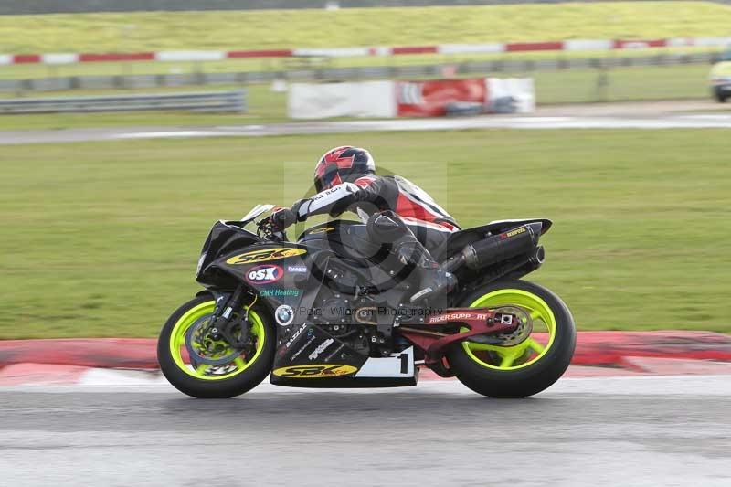 Motorcycle action photographs;Trackday digital images;event digital images;eventdigitalimages;no limits trackday;peter wileman photography;snetterton;snetterton circuit norfolk;snetterton photographs;trackday;trackday photos