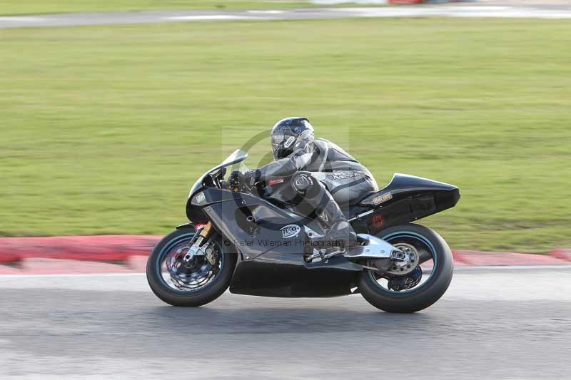 Motorcycle action photographs;Trackday digital images;event digital images;eventdigitalimages;no limits trackday;peter wileman photography;snetterton;snetterton circuit norfolk;snetterton photographs;trackday;trackday photos