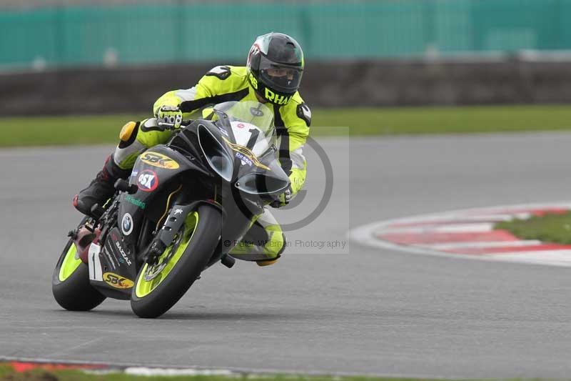 Motorcycle action photographs;Trackday digital images;event digital images;eventdigitalimages;no limits trackday;peter wileman photography;snetterton;snetterton circuit norfolk;snetterton photographs;trackday;trackday photos