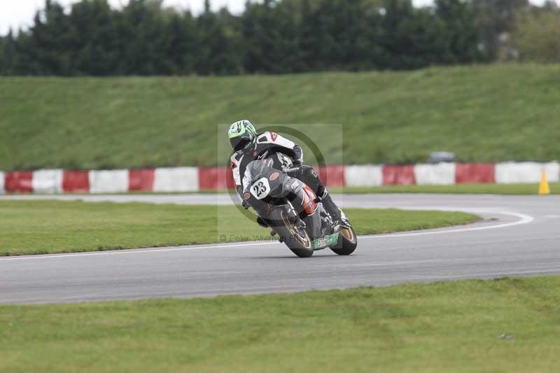 Motorcycle action photographs;Trackday digital images;event digital images;eventdigitalimages;no limits trackday;peter wileman photography;snetterton;snetterton circuit norfolk;snetterton photographs;trackday;trackday photos