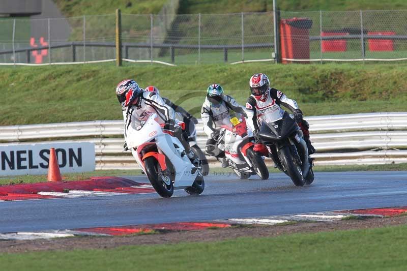 Motorcycle action photographs;Trackday digital images;event digital images;eventdigitalimages;no limits trackday;peter wileman photography;snetterton;snetterton circuit norfolk;snetterton photographs;trackday;trackday photos