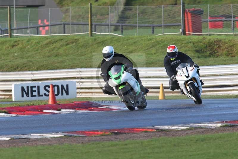 Motorcycle action photographs;Trackday digital images;event digital images;eventdigitalimages;no limits trackday;peter wileman photography;snetterton;snetterton circuit norfolk;snetterton photographs;trackday;trackday photos