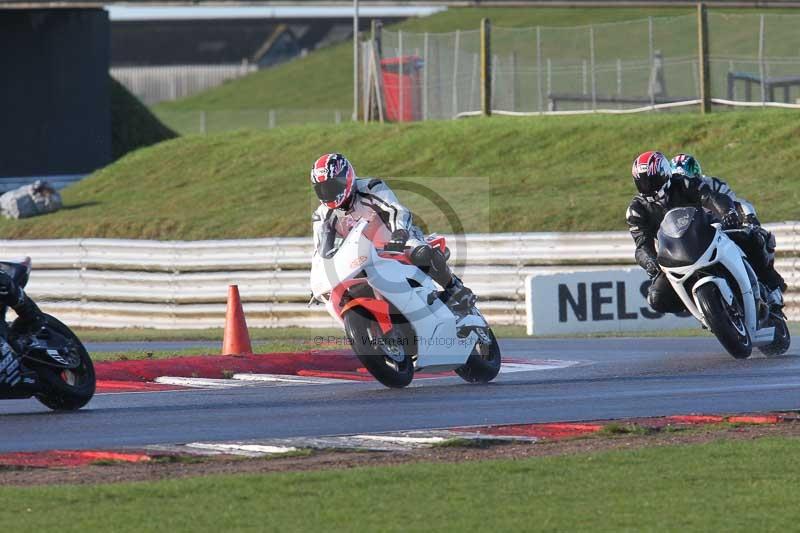 Motorcycle action photographs;Trackday digital images;event digital images;eventdigitalimages;no limits trackday;peter wileman photography;snetterton;snetterton circuit norfolk;snetterton photographs;trackday;trackday photos