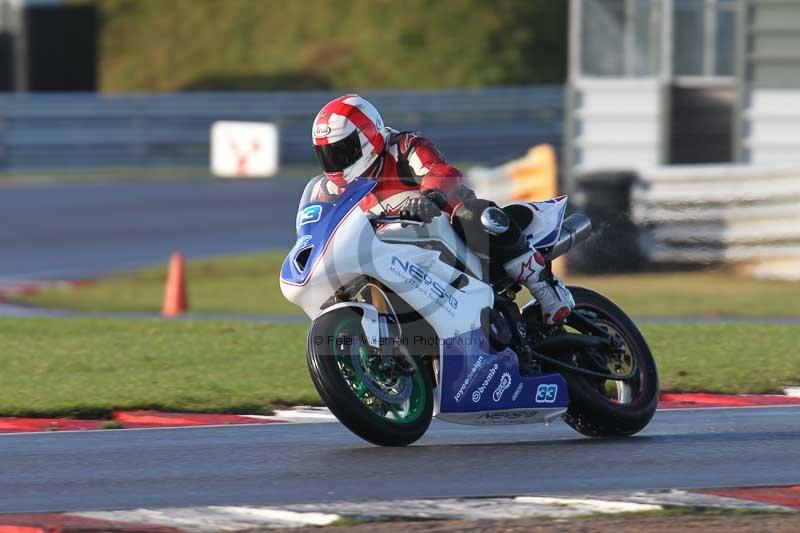 Motorcycle action photographs;Trackday digital images;event digital images;eventdigitalimages;no limits trackday;peter wileman photography;snetterton;snetterton circuit norfolk;snetterton photographs;trackday;trackday photos