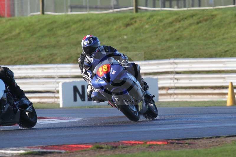 Motorcycle action photographs;Trackday digital images;event digital images;eventdigitalimages;no limits trackday;peter wileman photography;snetterton;snetterton circuit norfolk;snetterton photographs;trackday;trackday photos