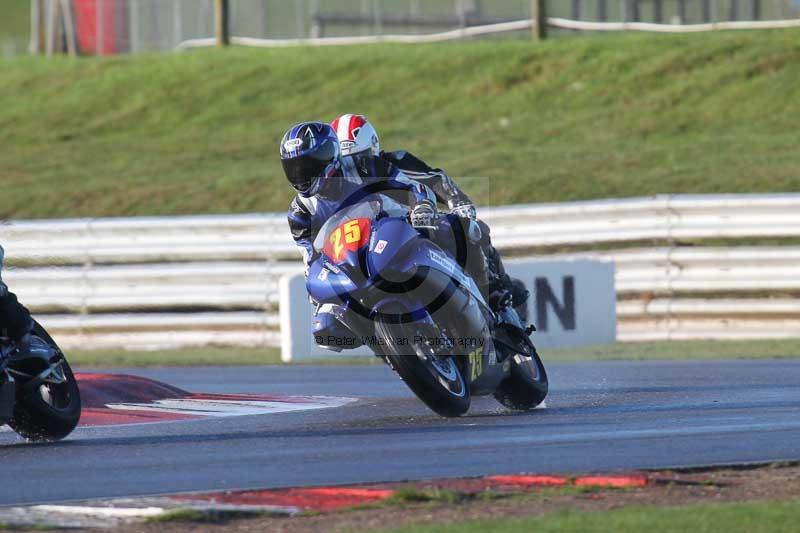Motorcycle action photographs;Trackday digital images;event digital images;eventdigitalimages;no limits trackday;peter wileman photography;snetterton;snetterton circuit norfolk;snetterton photographs;trackday;trackday photos