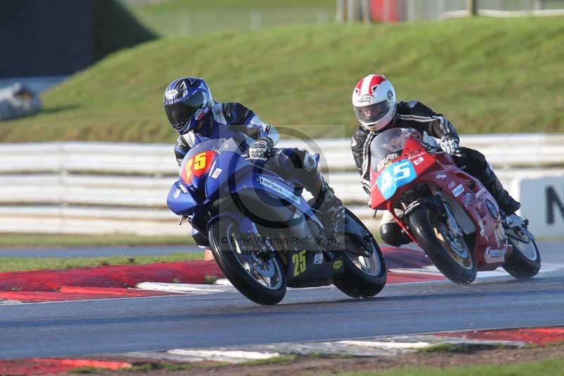 Motorcycle action photographs;Trackday digital images;event digital images;eventdigitalimages;no limits trackday;peter wileman photography;snetterton;snetterton circuit norfolk;snetterton photographs;trackday;trackday photos