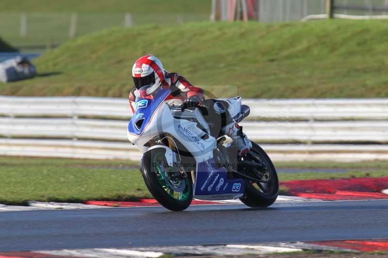 Motorcycle action photographs;Trackday digital images;event digital images;eventdigitalimages;no limits trackday;peter wileman photography;snetterton;snetterton circuit norfolk;snetterton photographs;trackday;trackday photos