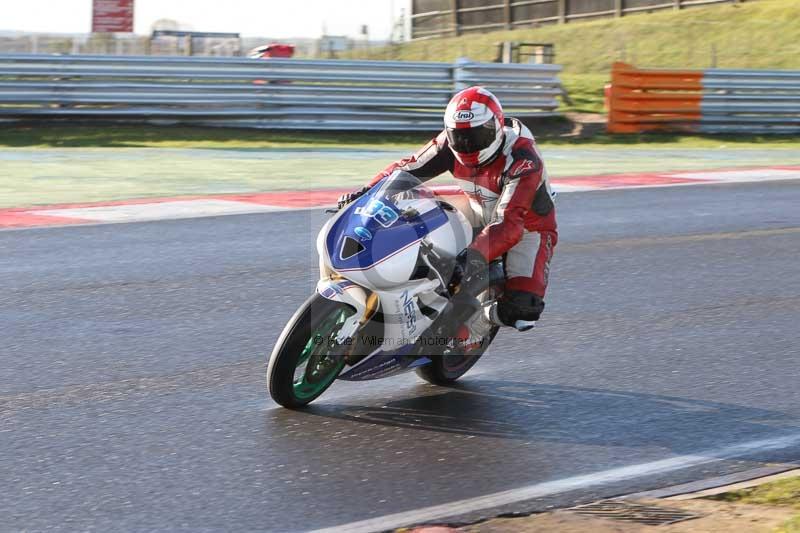 Motorcycle action photographs;Trackday digital images;event digital images;eventdigitalimages;no limits trackday;peter wileman photography;snetterton;snetterton circuit norfolk;snetterton photographs;trackday;trackday photos