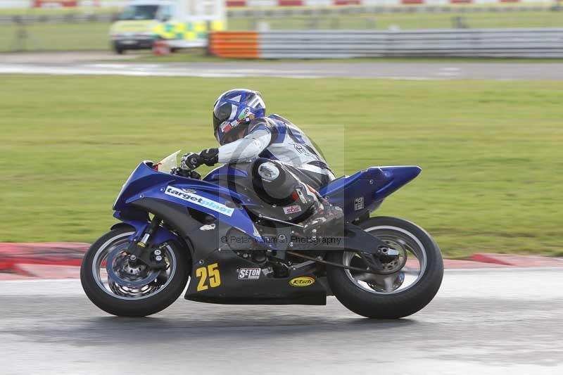 Motorcycle action photographs;Trackday digital images;event digital images;eventdigitalimages;no limits trackday;peter wileman photography;snetterton;snetterton circuit norfolk;snetterton photographs;trackday;trackday photos