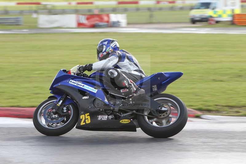 Motorcycle action photographs;Trackday digital images;event digital images;eventdigitalimages;no limits trackday;peter wileman photography;snetterton;snetterton circuit norfolk;snetterton photographs;trackday;trackday photos