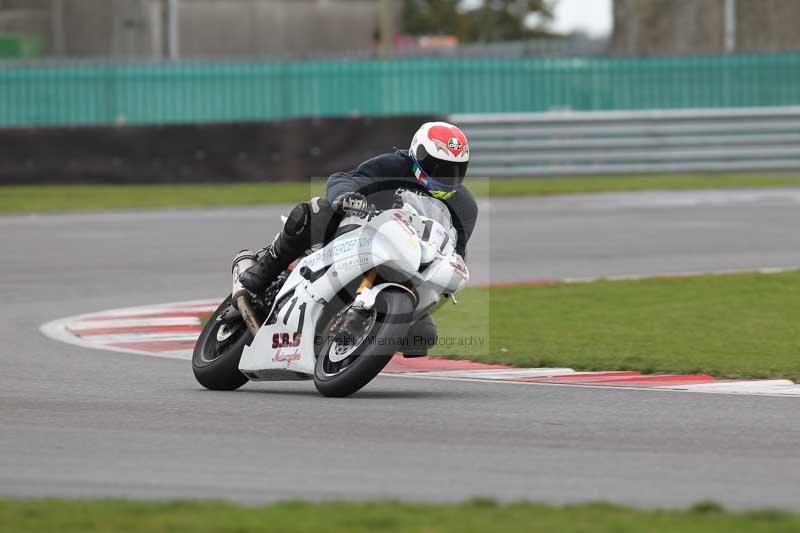 Motorcycle action photographs;Trackday digital images;event digital images;eventdigitalimages;no limits trackday;peter wileman photography;snetterton;snetterton circuit norfolk;snetterton photographs;trackday;trackday photos