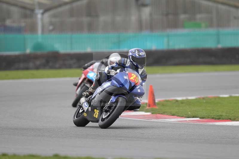 Motorcycle action photographs;Trackday digital images;event digital images;eventdigitalimages;no limits trackday;peter wileman photography;snetterton;snetterton circuit norfolk;snetterton photographs;trackday;trackday photos