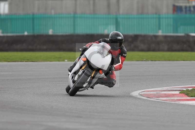 Motorcycle action photographs;Trackday digital images;event digital images;eventdigitalimages;no limits trackday;peter wileman photography;snetterton;snetterton circuit norfolk;snetterton photographs;trackday;trackday photos