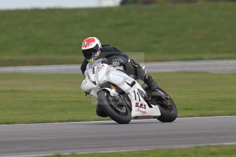 Motorcycle action photographs;Trackday digital images;event digital images;eventdigitalimages;no limits trackday;peter wileman photography;snetterton;snetterton circuit norfolk;snetterton photographs;trackday;trackday photos