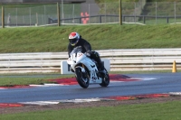 Motorcycle-action-photographs;Trackday-digital-images;event-digital-images;eventdigitalimages;no-limits-trackday;peter-wileman-photography;snetterton;snetterton-circuit-norfolk;snetterton-photographs;trackday;trackday-photos