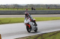 Motorcycle-action-photographs;Trackday-digital-images;event-digital-images;eventdigitalimages;no-limits-trackday;peter-wileman-photography;snetterton;snetterton-circuit-norfolk;snetterton-photographs;trackday;trackday-photos