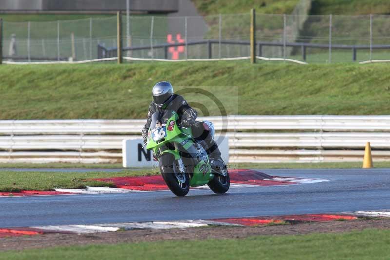 Motorcycle action photographs;Trackday digital images;event digital images;eventdigitalimages;no limits trackday;peter wileman photography;snetterton;snetterton circuit norfolk;snetterton photographs;trackday;trackday photos