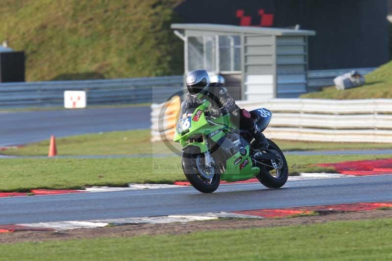 Motorcycle action photographs;Trackday digital images;event digital images;eventdigitalimages;no limits trackday;peter wileman photography;snetterton;snetterton circuit norfolk;snetterton photographs;trackday;trackday photos