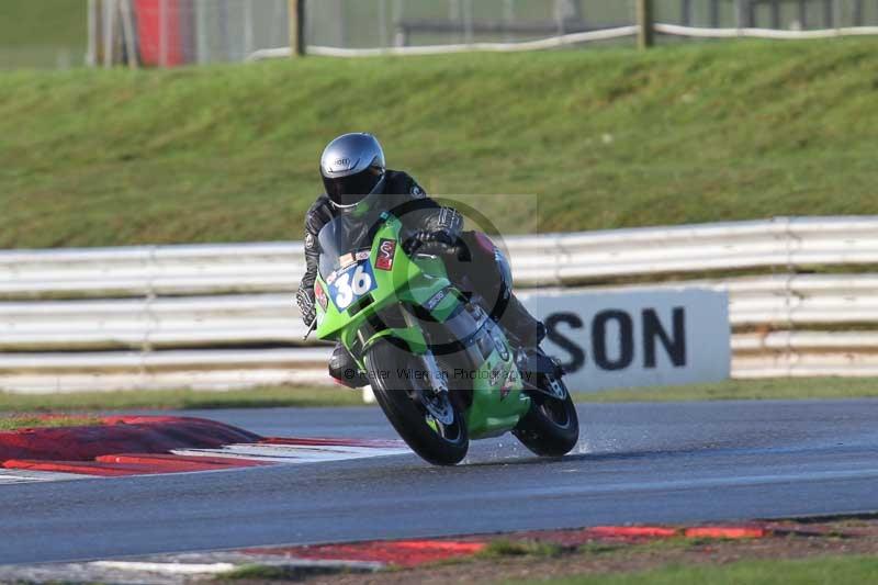 Motorcycle action photographs;Trackday digital images;event digital images;eventdigitalimages;no limits trackday;peter wileman photography;snetterton;snetterton circuit norfolk;snetterton photographs;trackday;trackday photos