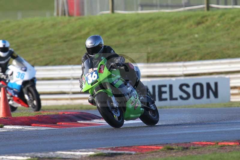 Motorcycle action photographs;Trackday digital images;event digital images;eventdigitalimages;no limits trackday;peter wileman photography;snetterton;snetterton circuit norfolk;snetterton photographs;trackday;trackday photos