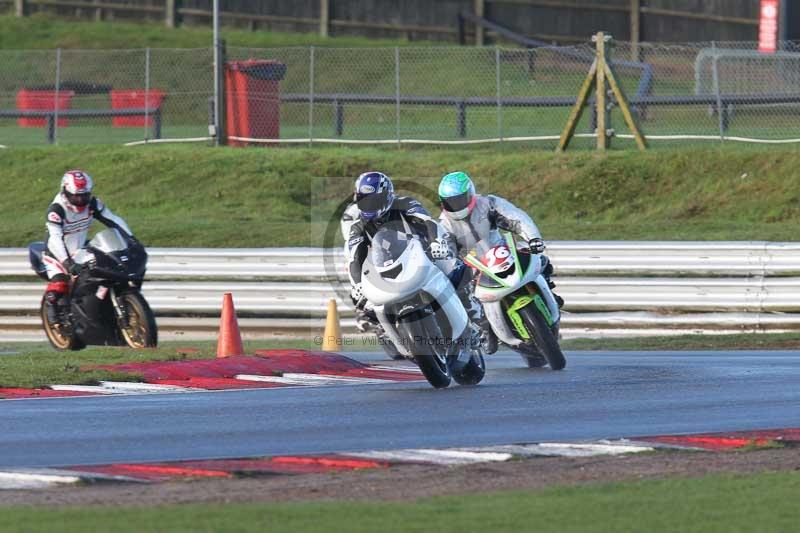 Motorcycle action photographs;Trackday digital images;event digital images;eventdigitalimages;no limits trackday;peter wileman photography;snetterton;snetterton circuit norfolk;snetterton photographs;trackday;trackday photos