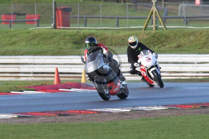 Motorcycle action photographs;Trackday digital images;event digital images;eventdigitalimages;no limits trackday;peter wileman photography;snetterton;snetterton circuit norfolk;snetterton photographs;trackday;trackday photos