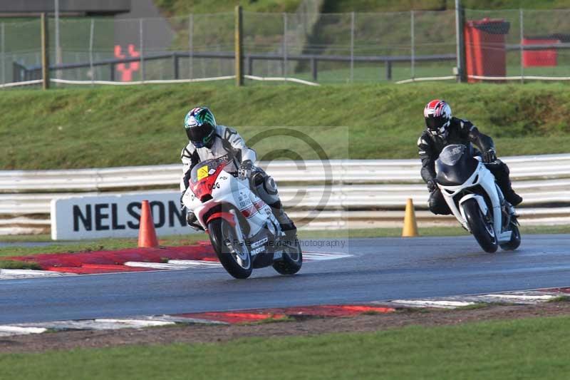Motorcycle action photographs;Trackday digital images;event digital images;eventdigitalimages;no limits trackday;peter wileman photography;snetterton;snetterton circuit norfolk;snetterton photographs;trackday;trackday photos