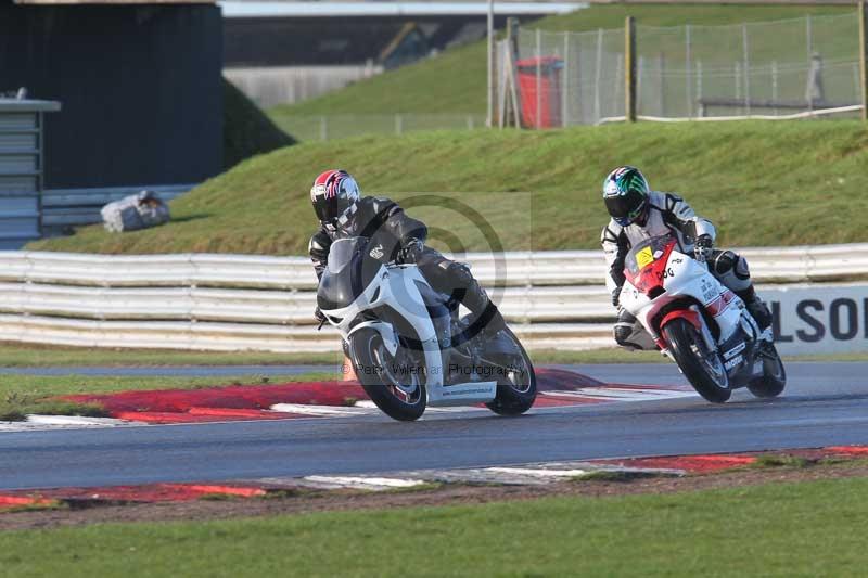 Motorcycle action photographs;Trackday digital images;event digital images;eventdigitalimages;no limits trackday;peter wileman photography;snetterton;snetterton circuit norfolk;snetterton photographs;trackday;trackday photos