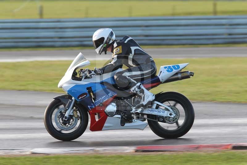 Motorcycle action photographs;Trackday digital images;event digital images;eventdigitalimages;no limits trackday;peter wileman photography;snetterton;snetterton circuit norfolk;snetterton photographs;trackday;trackday photos