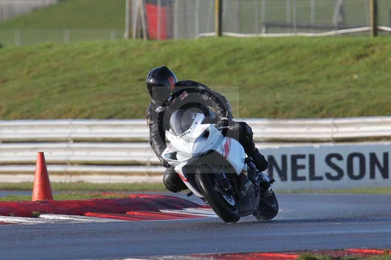 Motorcycle action photographs;Trackday digital images;event digital images;eventdigitalimages;no limits trackday;peter wileman photography;snetterton;snetterton circuit norfolk;snetterton photographs;trackday;trackday photos