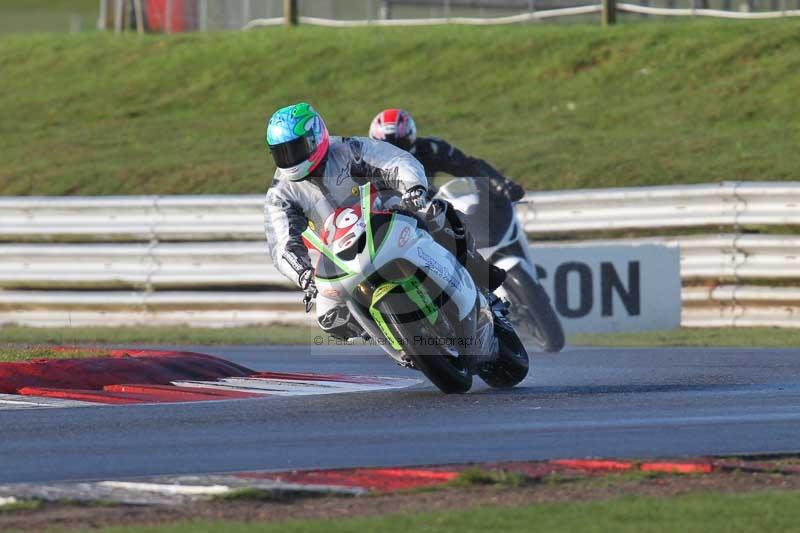 Motorcycle action photographs;Trackday digital images;event digital images;eventdigitalimages;no limits trackday;peter wileman photography;snetterton;snetterton circuit norfolk;snetterton photographs;trackday;trackday photos