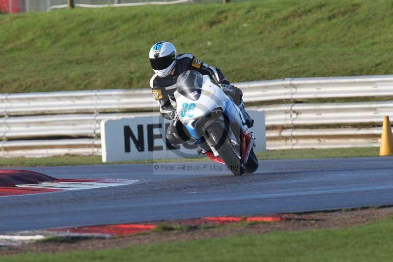 Motorcycle action photographs;Trackday digital images;event digital images;eventdigitalimages;no limits trackday;peter wileman photography;snetterton;snetterton circuit norfolk;snetterton photographs;trackday;trackday photos