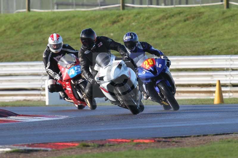 Motorcycle action photographs;Trackday digital images;event digital images;eventdigitalimages;no limits trackday;peter wileman photography;snetterton;snetterton circuit norfolk;snetterton photographs;trackday;trackday photos