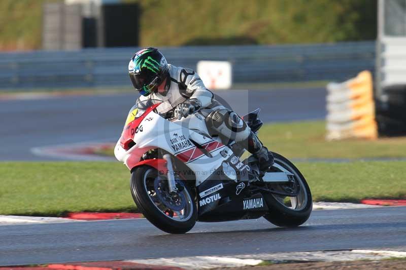 Motorcycle action photographs;Trackday digital images;event digital images;eventdigitalimages;no limits trackday;peter wileman photography;snetterton;snetterton circuit norfolk;snetterton photographs;trackday;trackday photos