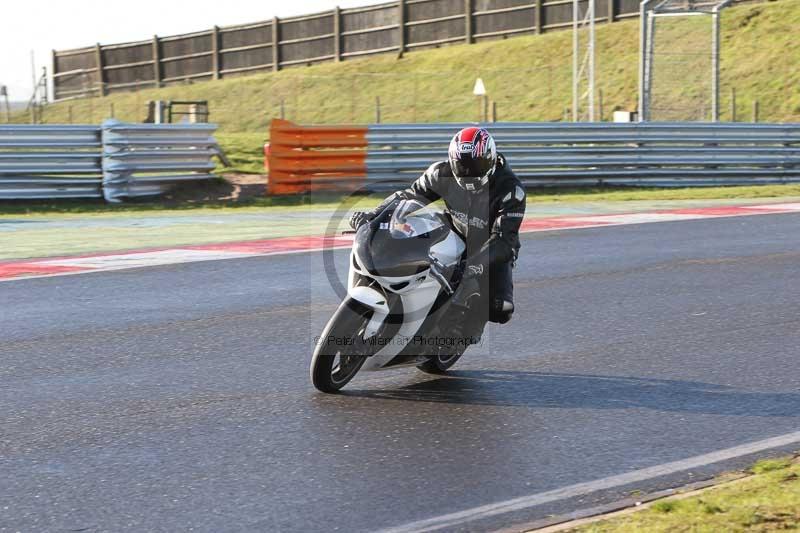 Motorcycle action photographs;Trackday digital images;event digital images;eventdigitalimages;no limits trackday;peter wileman photography;snetterton;snetterton circuit norfolk;snetterton photographs;trackday;trackday photos