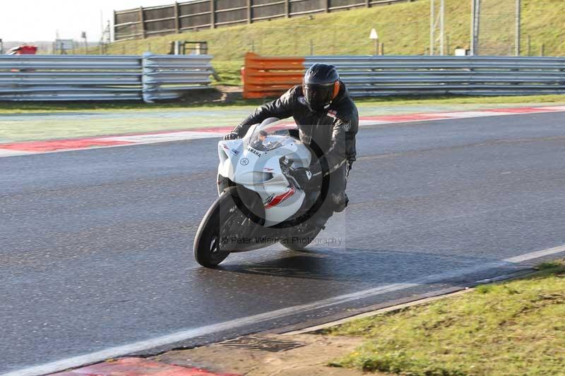 Motorcycle action photographs;Trackday digital images;event digital images;eventdigitalimages;no limits trackday;peter wileman photography;snetterton;snetterton circuit norfolk;snetterton photographs;trackday;trackday photos