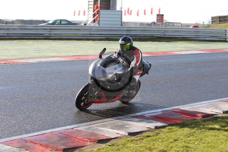 Motorcycle action photographs;Trackday digital images;event digital images;eventdigitalimages;no limits trackday;peter wileman photography;snetterton;snetterton circuit norfolk;snetterton photographs;trackday;trackday photos