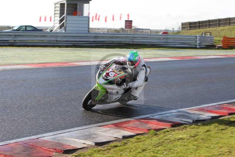 Motorcycle action photographs;Trackday digital images;event digital images;eventdigitalimages;no limits trackday;peter wileman photography;snetterton;snetterton circuit norfolk;snetterton photographs;trackday;trackday photos