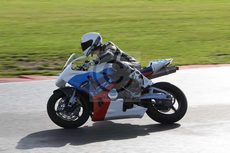 Motorcycle action photographs;Trackday digital images;event digital images;eventdigitalimages;no limits trackday;peter wileman photography;snetterton;snetterton circuit norfolk;snetterton photographs;trackday;trackday photos